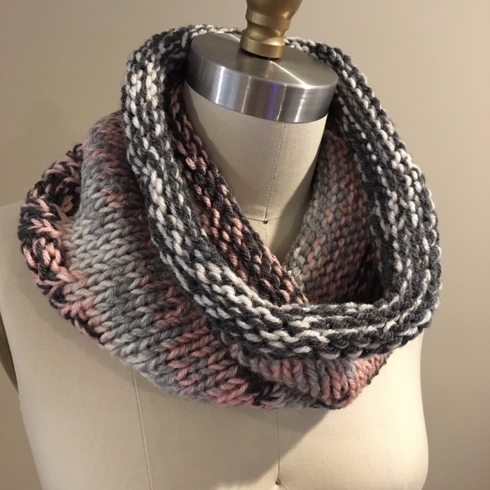“Abigail English”Knitted Gray & Pink Cowl